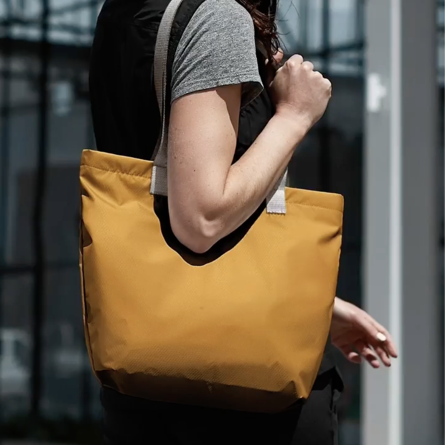 Bellroy, Bellroy Lite Tote | Flexible Lightweight Zip Tote Bag