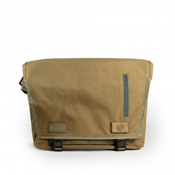 Life Behind Bars, Life Behind Bars The Echelon (M) 32L Messenger - Desert